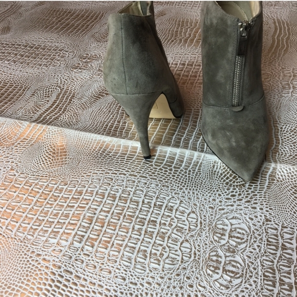 Aldo suede ankle bootie w/zipper size 8 - Picture 2 of 9